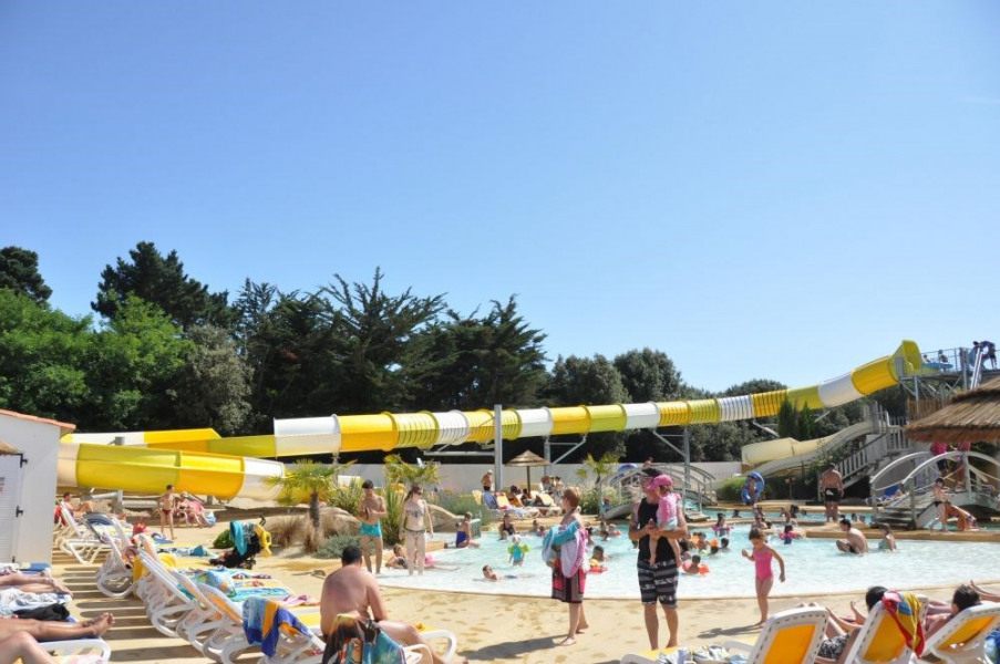 DOMAINE DE L'OREE, 52 emplacements, 255 locatifs