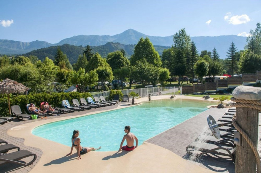Camping Sites et Paysages Les PRAIRIES, 84 emplacements, 16 locatifs
