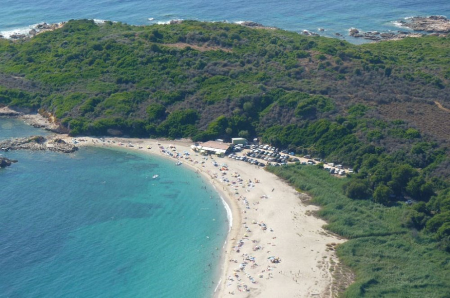 Bungalow club - U-Sommalu situé sur la côte Ouest de l'Ile, dans le golfe de Sagone, à 25 km d'Ajaccio et à 600 m de ...