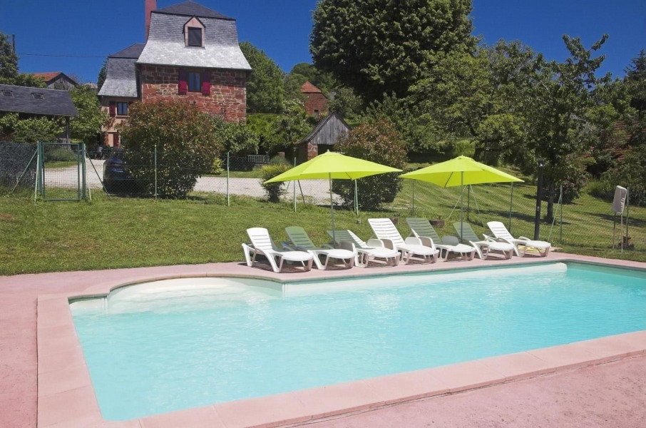 Gite De Vacances A Noailhac En Limousin Pour 15 Pers 300m Amivac Com