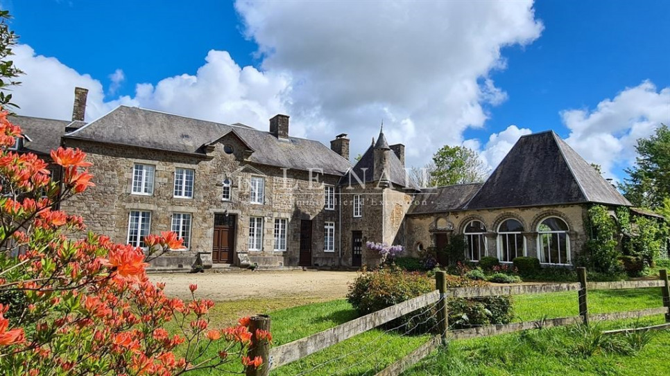 Manoir à vendre à Saint-Hilaire-du-Harcouët