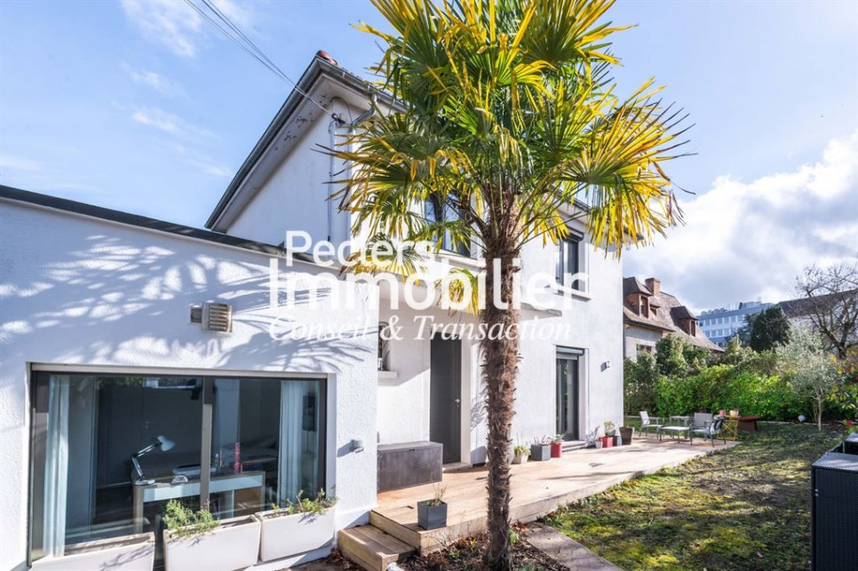 Luxury house for sale in the district Buzenval