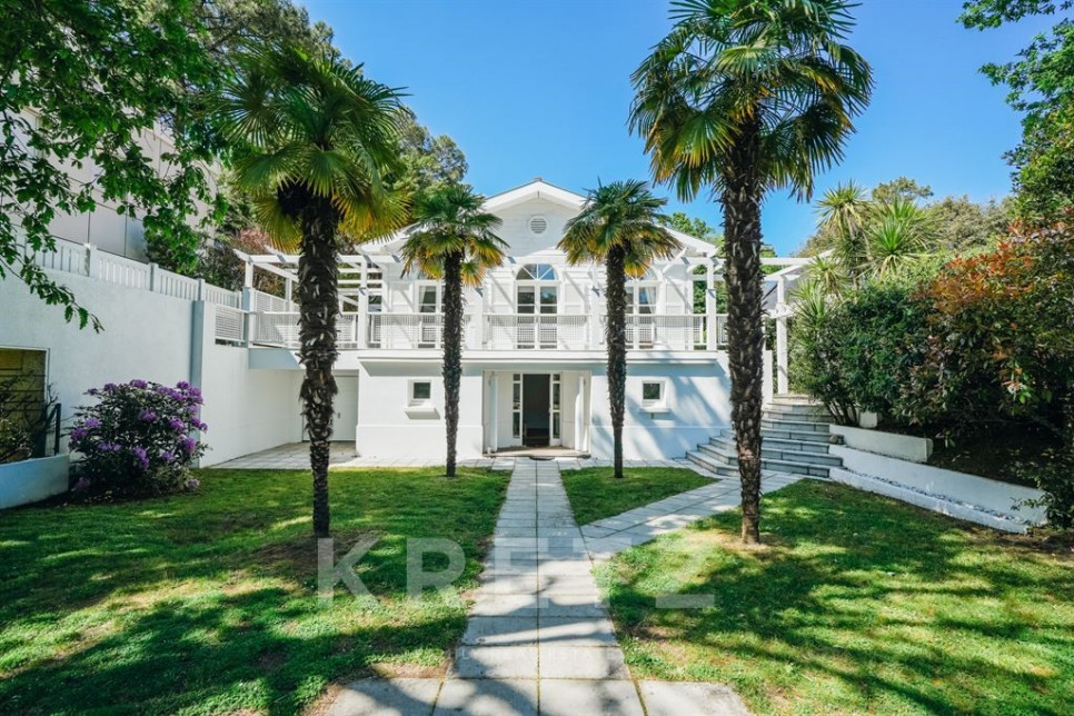 Maison contemporaine à vendre dans le quartier La Baule les Pins