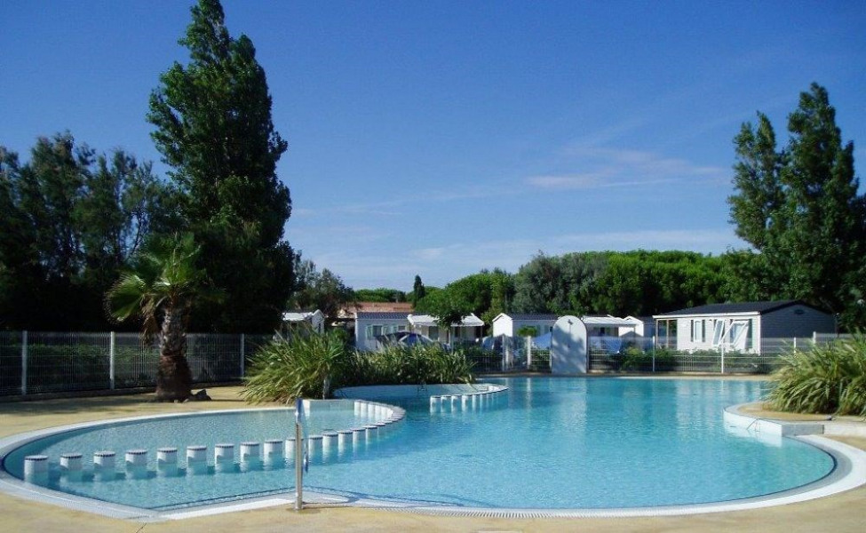 Camping Rives des Corbières, 192 emplacements, 95 locatifs