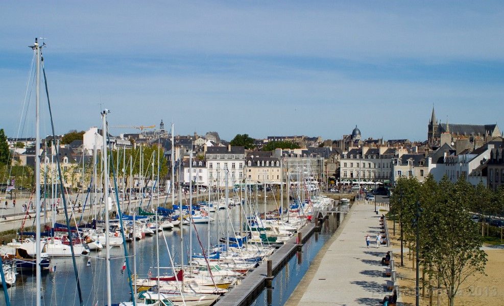 Maison De Vacances A Vannes En Bretagne Pour 9 Pers 1m Amivac Com